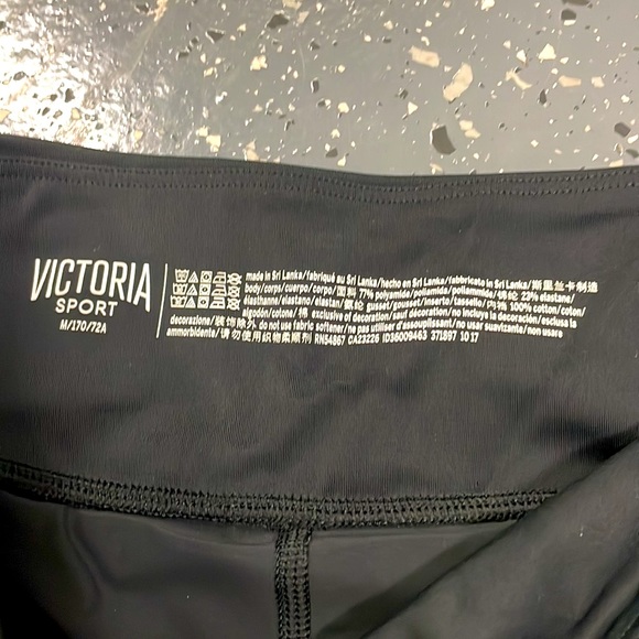 NEW Victoria Secret Sport Women’s Athletic Leggings Medium - Picture 3 of 5